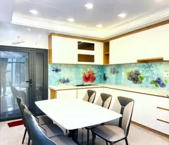 house for sale on 3/2 street, district 10, 62m2 car alley for only 7.55 billion.