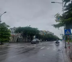 house for sale on business street on le qui don street