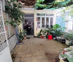house for sale on cach mang thang 8 street, ward 13, district 10, 64m2, 2 floors, only 7.x billion