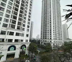 house for sale on cu loc street - royal city neighbors - 2 thangs - oto parking - 5.2m mt - 60m2 - 17 billion