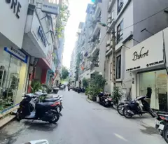 house for sale on dang van ngu street, dong da. 31m2 5 floors, extremely busy business, classific prices.