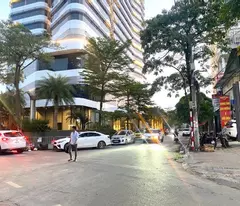 house for sale on do nhuan_cv hoa binh street 130m 7 floor, oto avoid. busy business. price: 60 billion