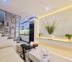 house for sale on hao nam street, corner lot, 30 meters to vinfast vf5, 30mx4t, price: 6.9 billion, contact: 0396935190.