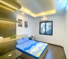 house for sale on hao nam street_5 floors residential construction_ bright front front_30mx5t_ price: 7.1 billion.