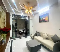 house for sale on hao nam street_5 solid floors_wide and airy alley_35mx5t_price: 7.5 billion.