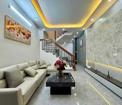 house for sale on hao nam street_modern design_with ventilation_31mx5t_price: 7.6 billion.