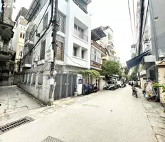 house for sale on hoa bang street, cau giay, area 60m2, 4 floors, very delicious investment price, about 9 billion.