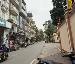 🏢 house for sale on hoang quoc viet street - 110m x 7t elevator - mt 6.8m - most beautiful location on the street - rare
