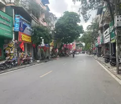 house for sale on hoang van tha street for just over 300 million/mi wide sidewalk for busy business - corner lot 83m 32 billion