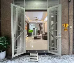 house for sale on khuong trung alley, thanh xuan. area 40m, 5 floors, three-wheeled vehicle parking at the door. price is a small 8 billion