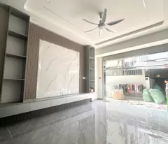 house for sale on la xuan oai street, tang nhon phu a, district 9, thu duc, hcmc. area 52m2, 4 bedrooms. price 6.6 billion.