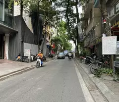 house for sale on lang street, dong da, near car, 4 floors, 47m2, price 5.4 billion