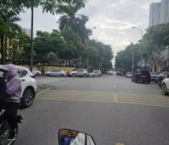 house for sale on le hong phong street, ha dong, 60 m, 5 floors, 5 m, price 17 billion, sidewalk, intersection, avoid each other.