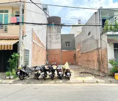 house for sale on le lam street, tan phu - 144m² (8x18m) - only 19.4 billion - owner's red book. empty land.