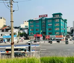 house for sale on ngoc thuy street, 1 car lane, 325m, large backyard, full residential area