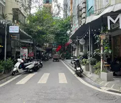 house for sale on nguy nhu street, kon tum - bustling business vip street, wide sidewalk, price 21.5 billion