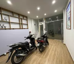 house for sale on nguyen chi thanh street, dong da district, 43m suitable for a company office, only slightly 1x billion hanoi