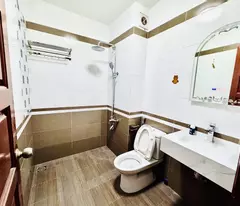 house for sale on nguyen duc canh lane: builders - theory cars - near temple lake - super suitable to live or invest