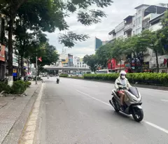 house for sale on nguyen van cu street, 135m, frontage 5.5m, sidewalk 7m, owner, full residential area