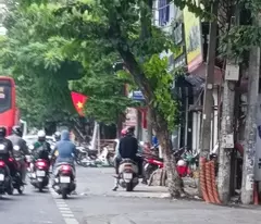 house for sale on nguyen van cu street, corner lot. super huge business. 50m², 4 floors, about 25 billion