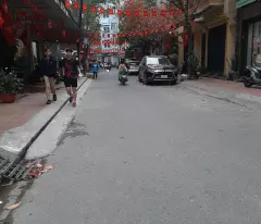 house for sale on phao dai lang street, busy business