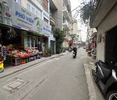 house for sale on phu vien street, bo de 30m x 5t only 8 billion still remaining. contact 0936123469