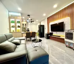 house for sale on street 102, tang nhon phu a, district 9, ho chi minh city. area 56m2, 2 floors, 2 bedrooms. pink book, price 6.3 billion.