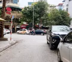 house for sale on street side divided into car lots to avoid very nice sidewalks on nguyen thi dinh street, 6 floors, good business, price 10 billion