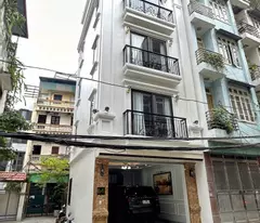 house for sale on tan lap street, dan phuong 30m2. corner plot with 5 floors, car access to house. good business