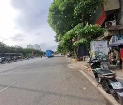house for sale on the road to clear the huge front - lake view - top business - vip location