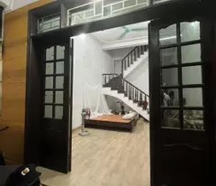 house for sale on ton duc thang street, dong da, 28m2 x 6 x 3, slightly 5 billion. newly built house, car, great business.
