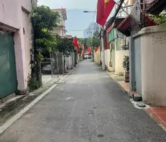 house for sale price 3.75 billion right on phan dinh giot - la khe - ha dong street, area 36m2, 5 floors, 8m frontage.