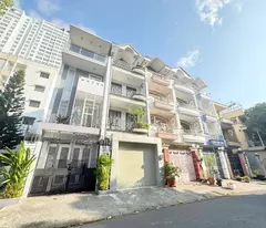 house for sale right in the administrative center of ward 5, district 8. square house, high security area, good design.