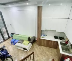 house for sale thinh quang. area 31m2- 4 floors. 2 girls - 50m from streets and cars. stay always - good security. 4.1 billion