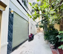 house for sale tran quoc hoan, 1 car garage, neighbors full of university lecturers. 7.2 billion