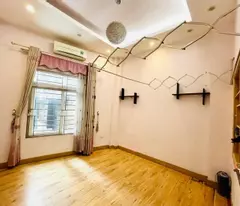house for sale vu trong phung - thanh xuan. area 42m2- 4 floors. mt 4.9m thong lane - 30m from street - convenient for business - live always. high price 5 billion