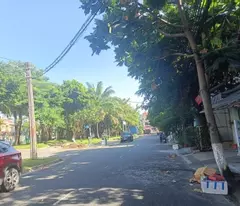house for sale with 1 ground floor and 2 floors fronting 18 rocket street