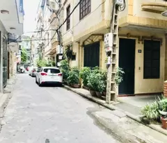 house for sale with 2 alley sides in yen hoa, cau giay. car area of ​​46 square meters. price is only 6 billion more, red book is square.