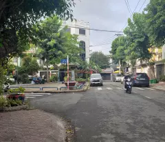 house for sale with 2 business fronts on la xuan oai tang nhon phu a street, district 9