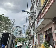 house for sale with 2 frontages on nguyen gian thanh, district 10, right at drug market, 4 floors, 64m2, price 13.9 billion