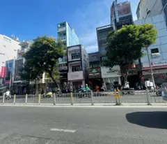 house for sale with 2 frontages on ton that tung, district 1. area: 5.5x21m, large rear. price 20 billion