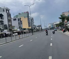 house for sale with 5000m2 frontage priced at 420 billion duong quang ham street