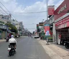 house for sale with 8x33m frontage priced at 23,888 billion nguyen anh thu street