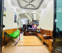 house, nice location, 2 open sides front and back