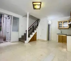 independent 3-story house for sale at 121 an da, ngo quyen, red book 2, good price