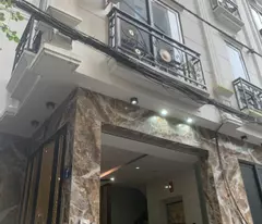 kim giang house for sale 36m x 6 elevator floors, corner lot with 2 business fronts, car back door, price only 8 billion