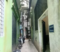 kim ma house for sale 57m - 3 old floors - center of ba dinh district - a few steps to the street - land sold with a house free