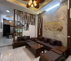 "kim nguu townhouse for sale, hai ba trung, 43m, 4 floors. price: 9.85 billion. contact: 0937158386