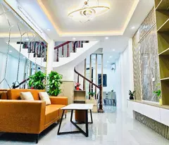 lac long quan house for sale 35m2 - approximate price 6 billion - miss book - 20m avoiding cars - pine lane in front of the house