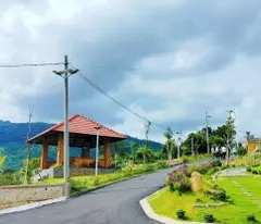 land for sale at price f0 in loc nam area, contact the owner